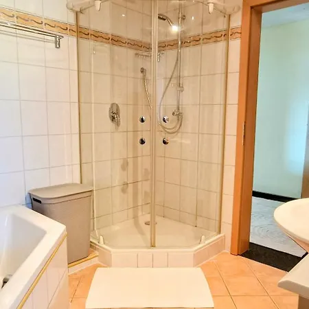 Gadd # 003 Glück An Der Donau # Premium Living 24#7 Check In *