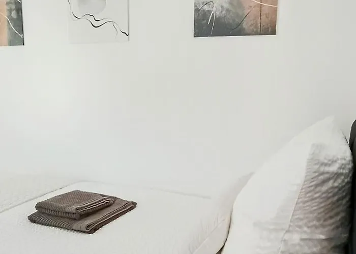 Gadd # 003 Glueck An Der Donau # Premium Living 24#7 Check In